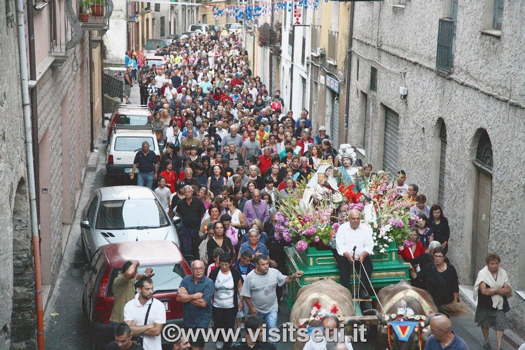 Processione in via Roma, Seui